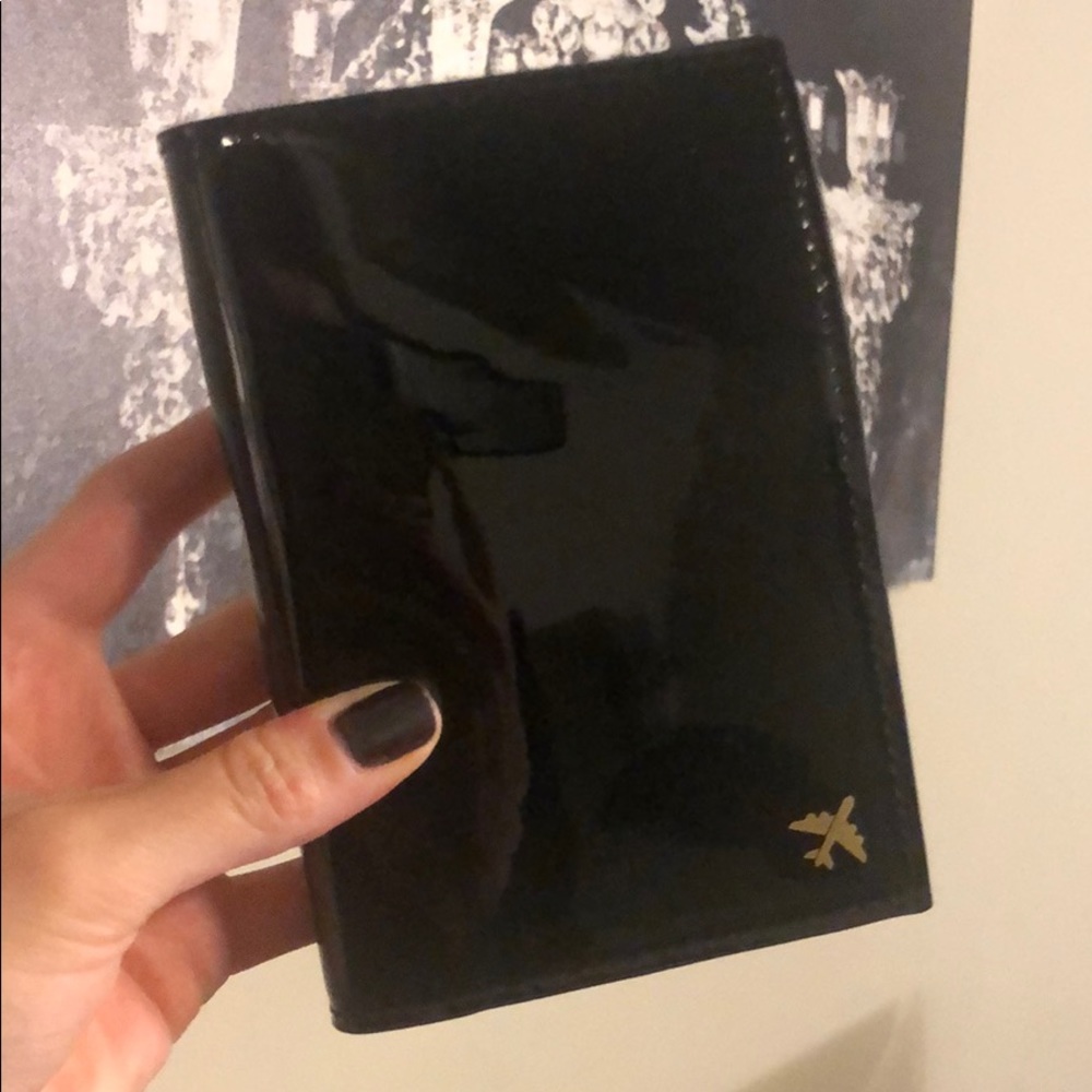 Beis Passport Case